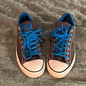 Converse size 10 men’s . Used.